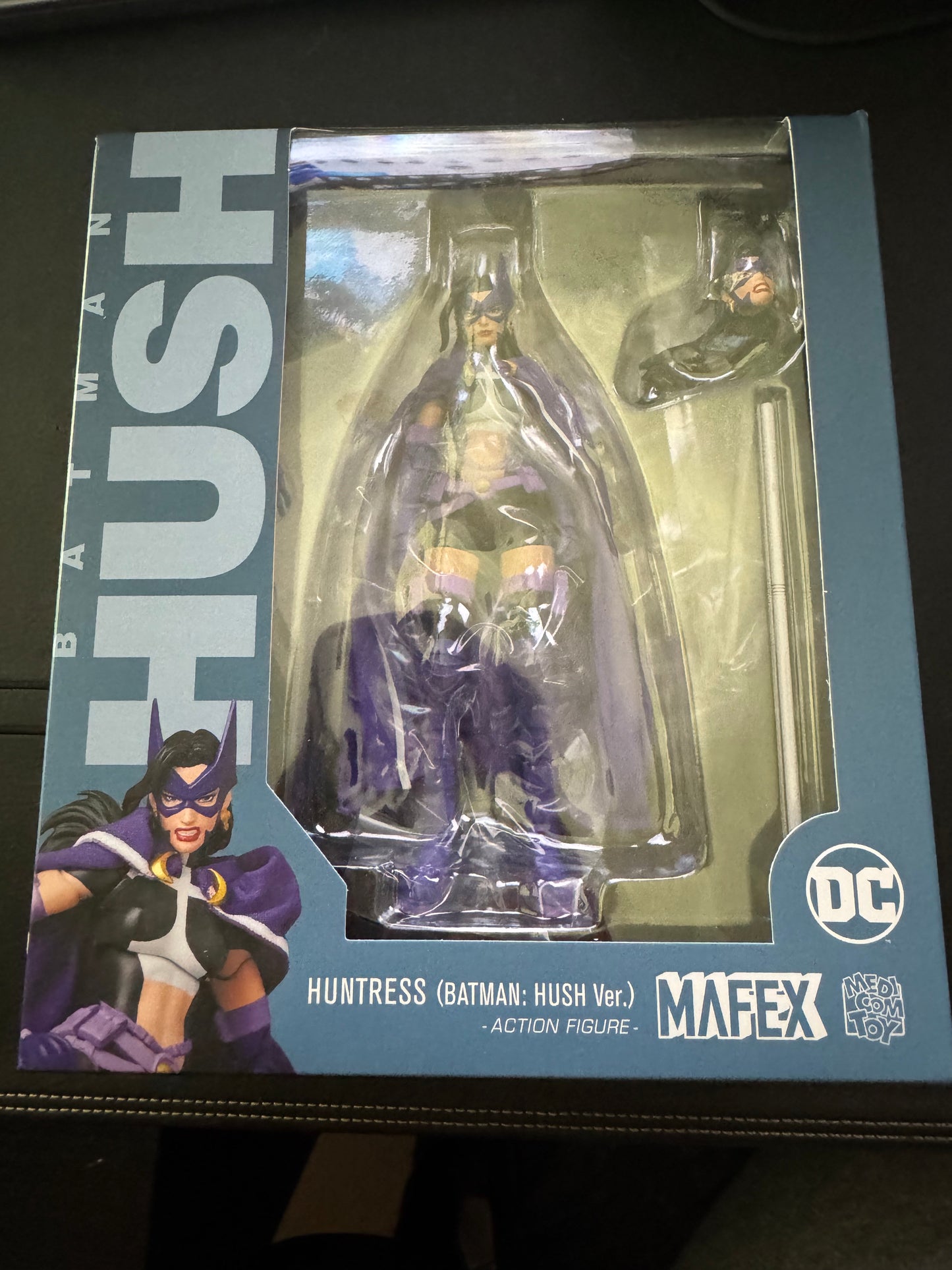 Batman Hush Huntress Mafex Action Figure